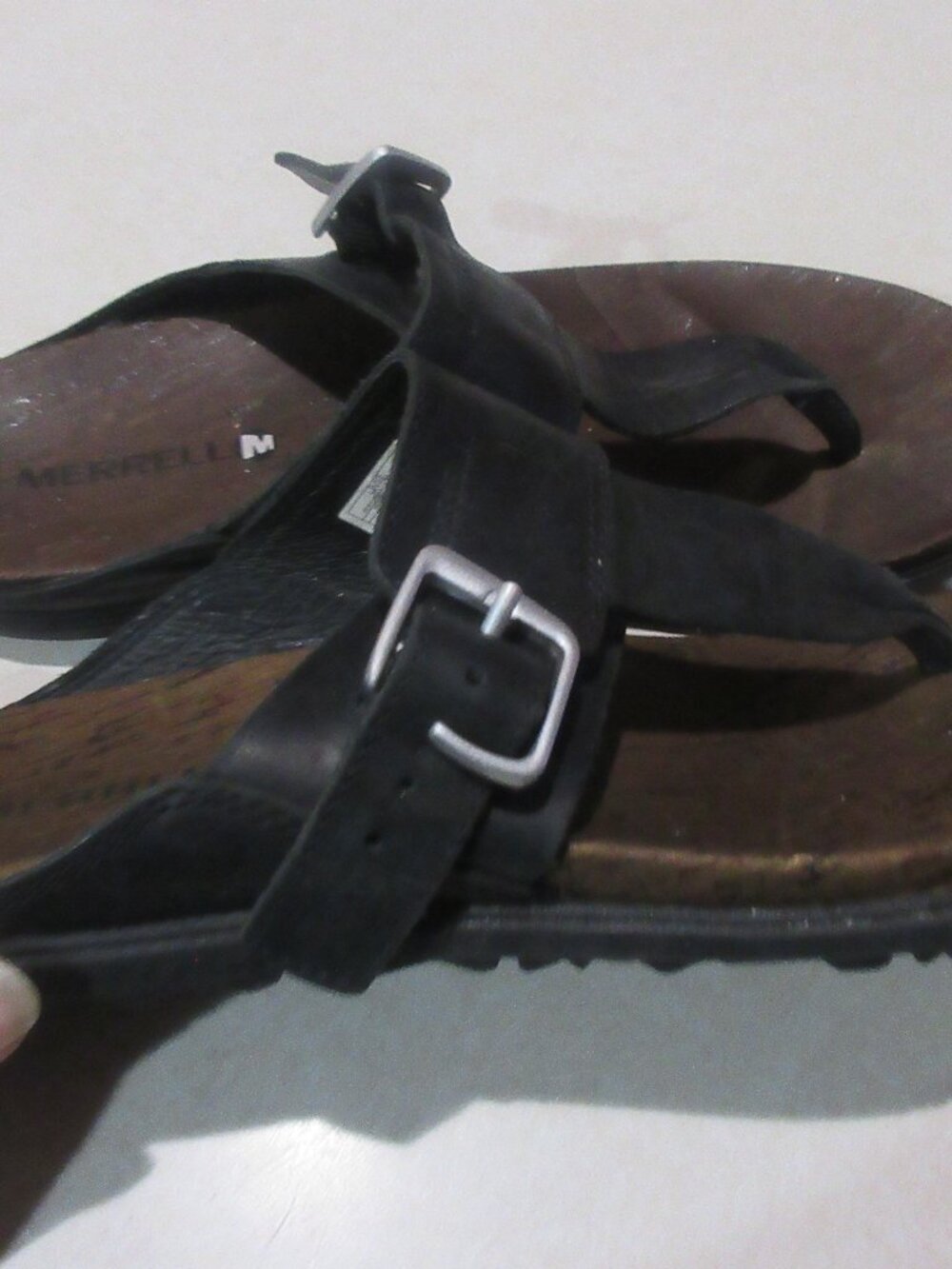 Merrell Women's Size 8 Sandals  Black Leather Thong Sandals buckle